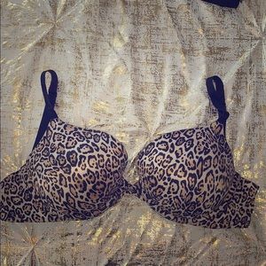 Victoria’s Secret Plunge Push-up Bra 36DD